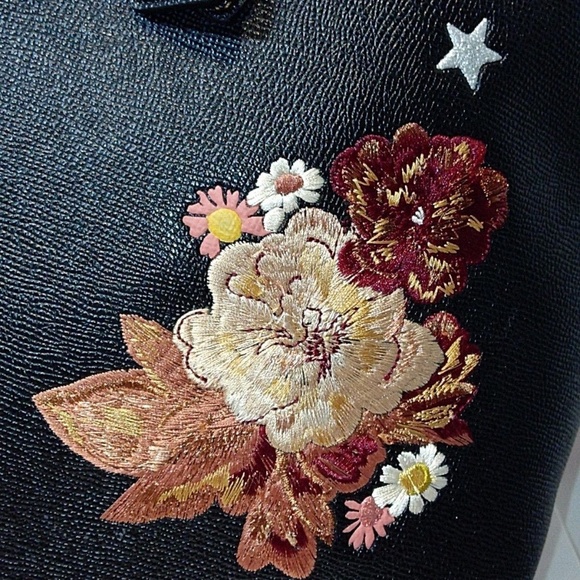 COACH Tattoo Embroidered City Zip Tote F35865 - Picture 4 of 8